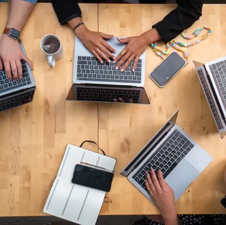 Прибыль с доставки еды без своих программистов.